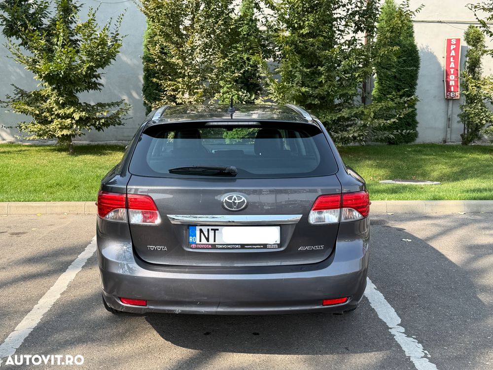 Toyota Avensis 2.0 D-4D Executive - 8