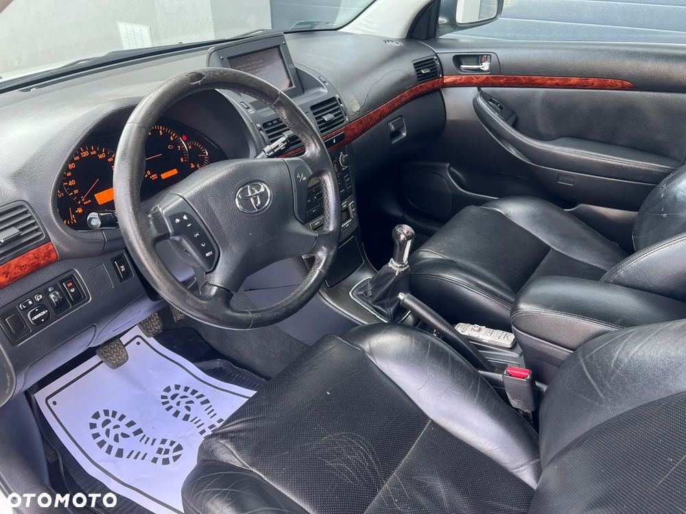 Toyota Avensis - 9