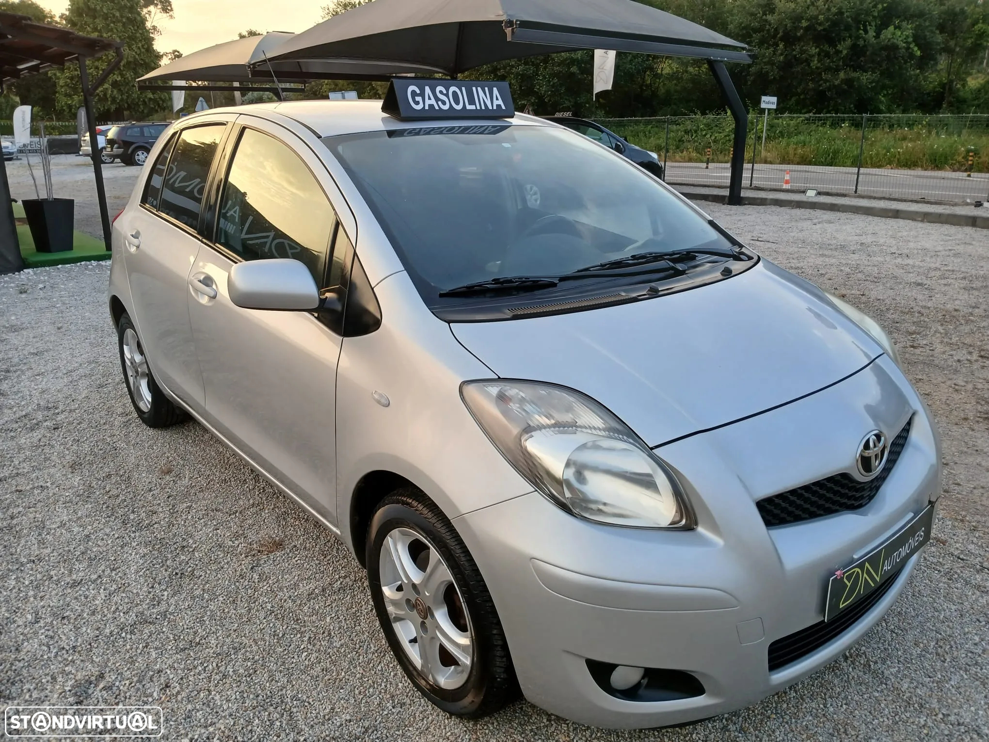 Toyota Yaris 1.0 VVT-i AC - 8