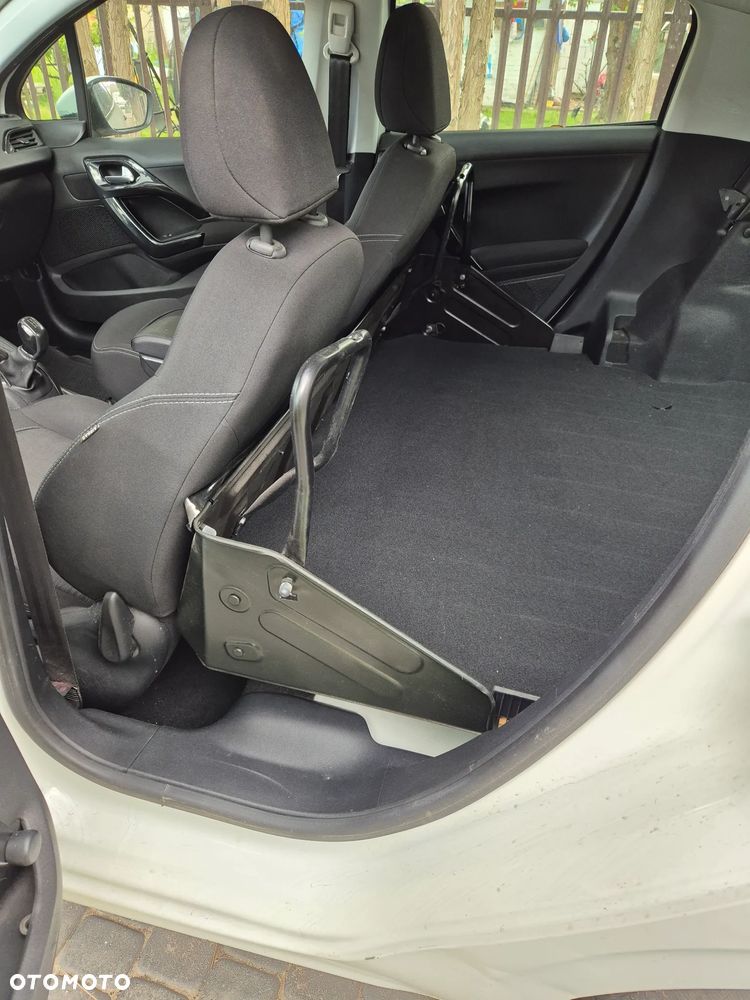 Peugeot 208 1.4 HDi Access - 15