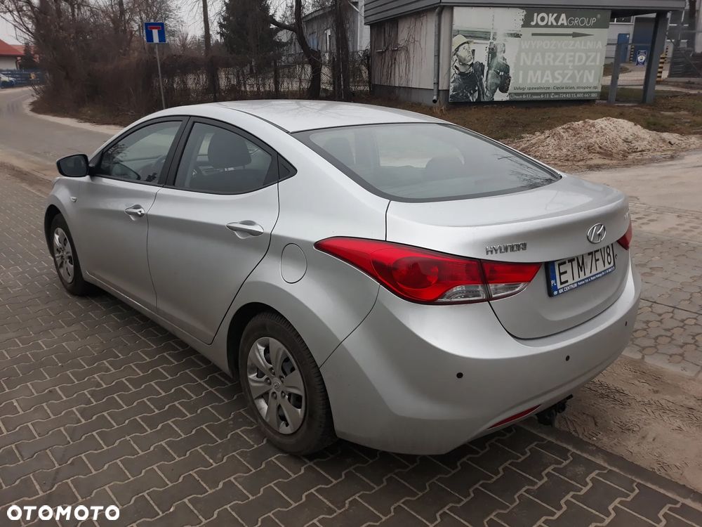 Hyundai Elantra 1.6 Classic + - 2