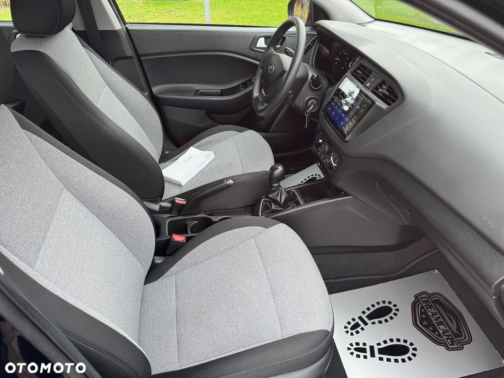 Hyundai i20 - 15