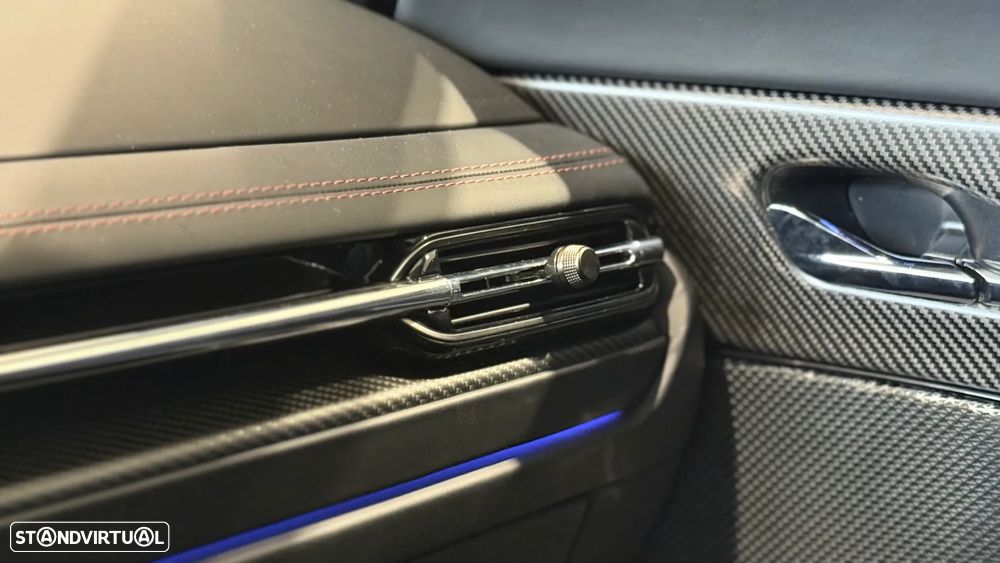 Aston Martin DB12 Coupé V8 Auto - 38