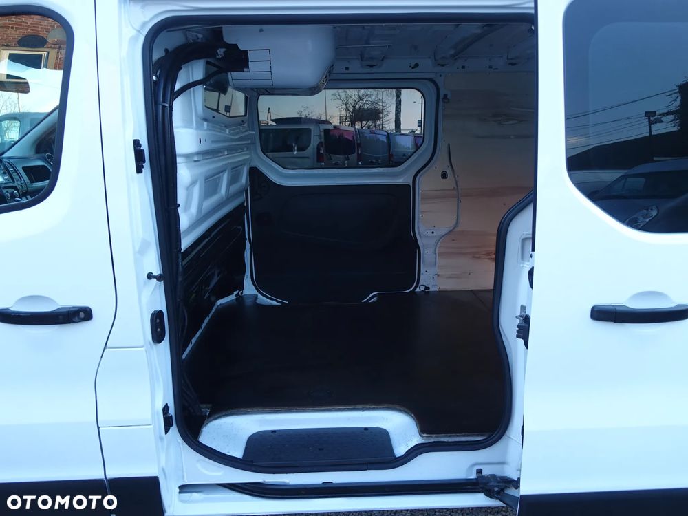 Renault Trafic chłodnia do przewozu leków LONG L2H1 - 12