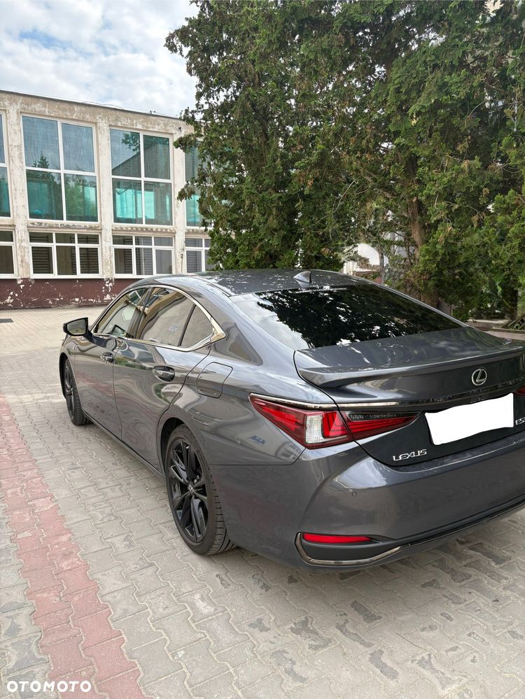 Lexus ES 300h F Sport Edition - 7