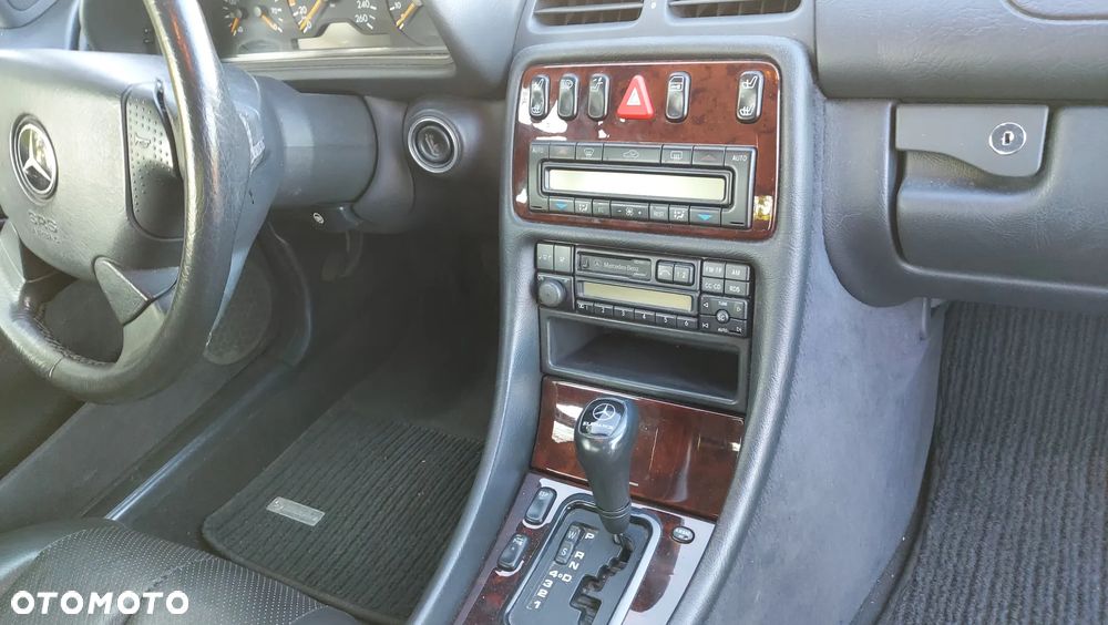 Mercedes-Benz CLK Coupe 320 Elegance - 6