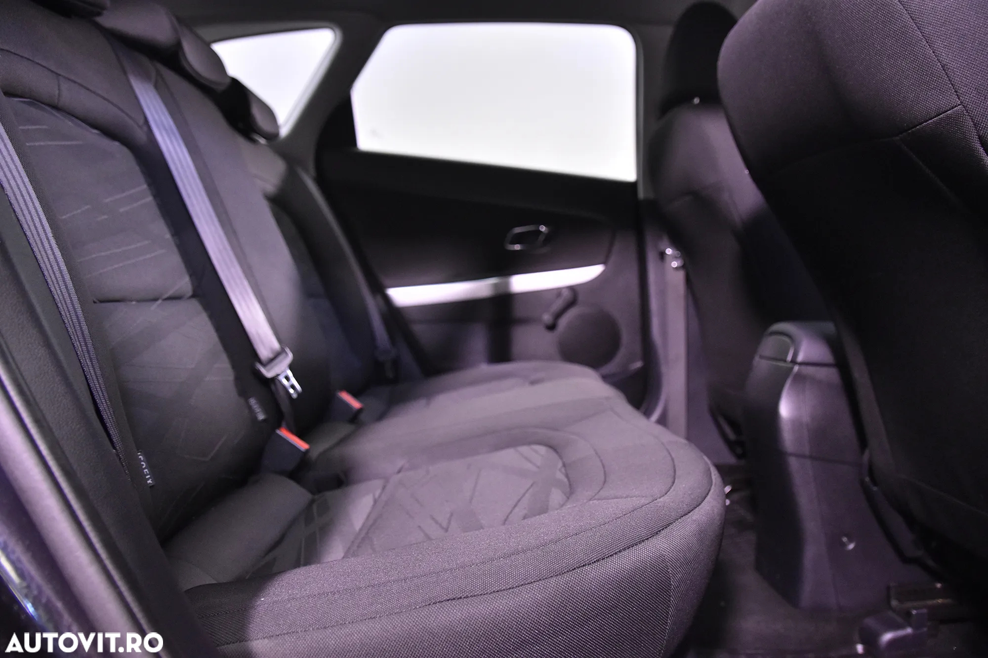Kia Ceed - 12