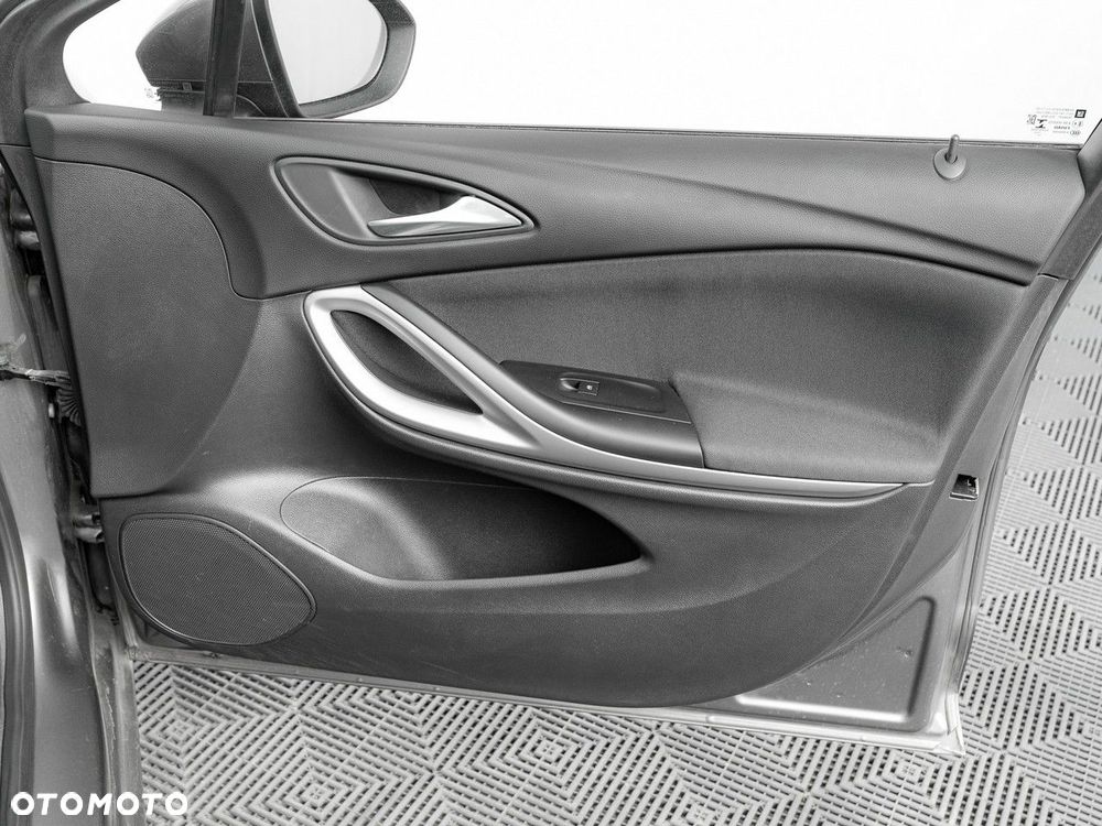 Opel Astra V 1.2 T GS Line S&S - 32