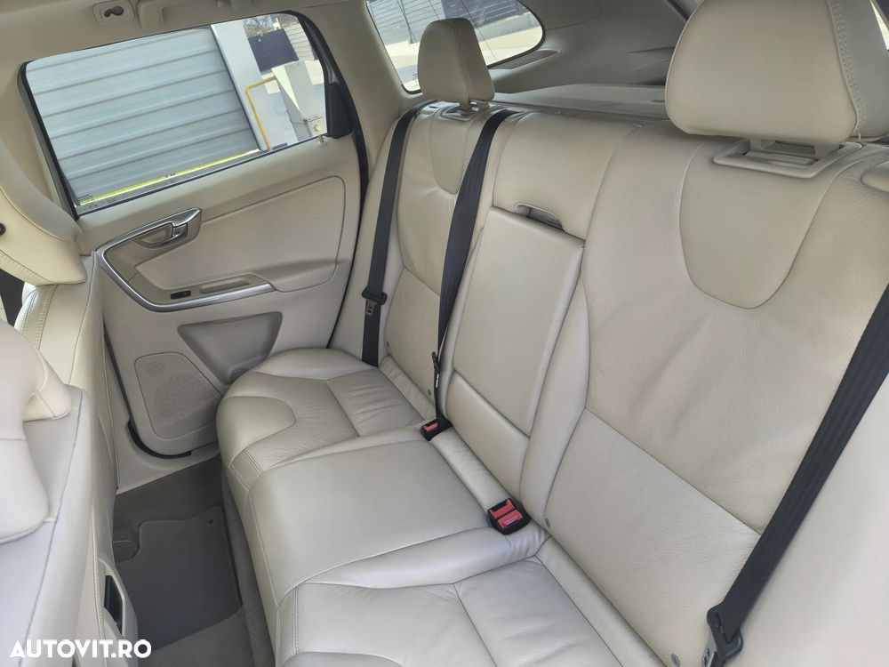 Volvo XC 60 D5 AWD Aut. Summum - 14