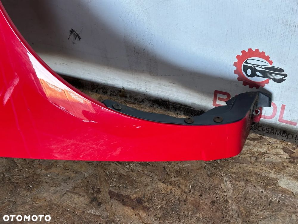 BŁOTNIK PRZEDNI PRAWY HYUNDAI I10 08-12  H4 - 4