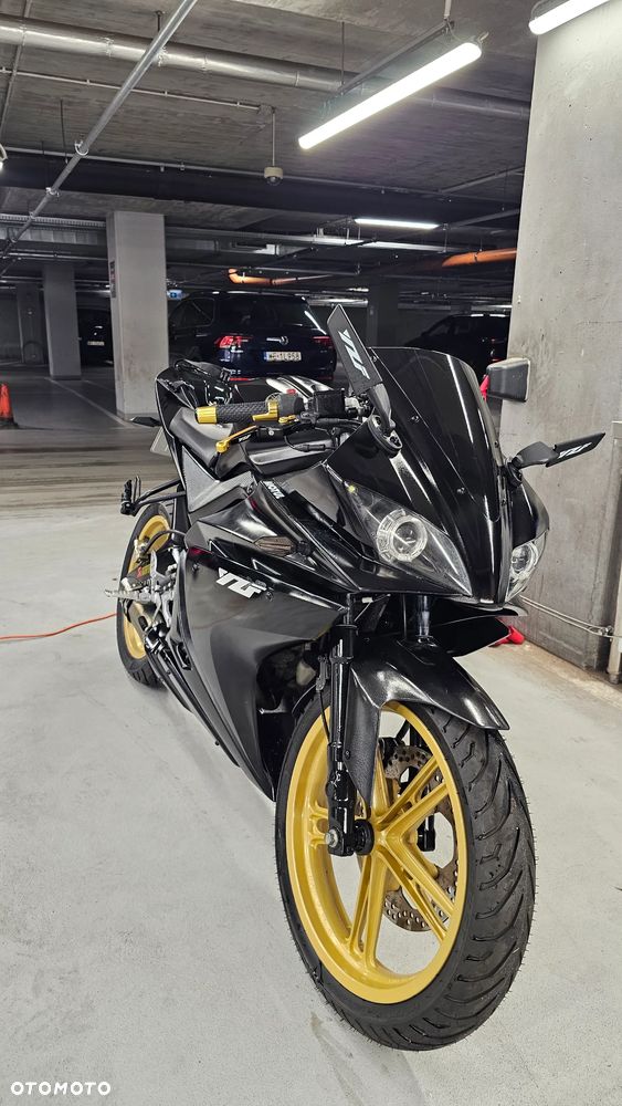 Yamaha YZF - 1