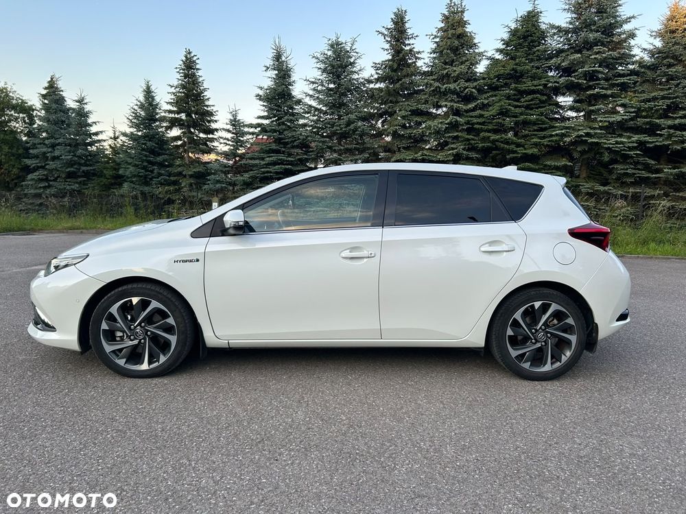 Toyota Auris Hybrid 135 Prestige - 2
