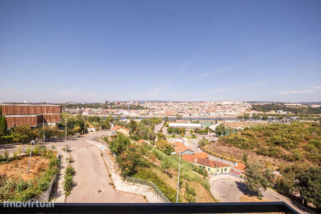 Apartamento T4 com garagem em zona de Santa Clara - Grande imagem: 5/28