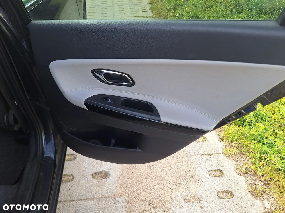 Kia Ceed - 16