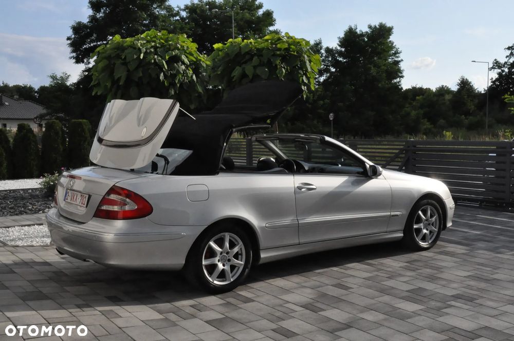 Mercedes-Benz CLK - 12