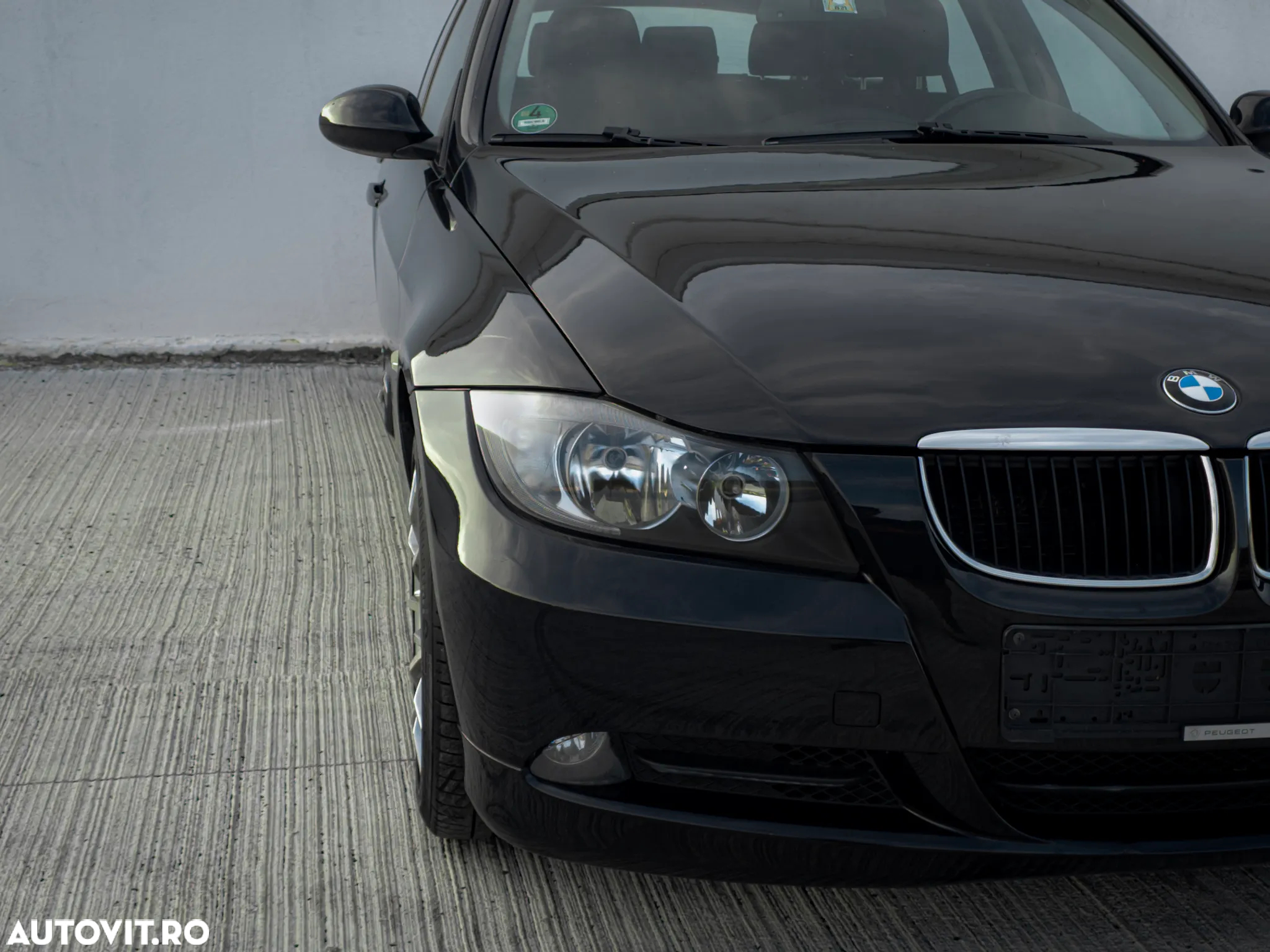 BMW Seria 3 320d DPF Touring - 17