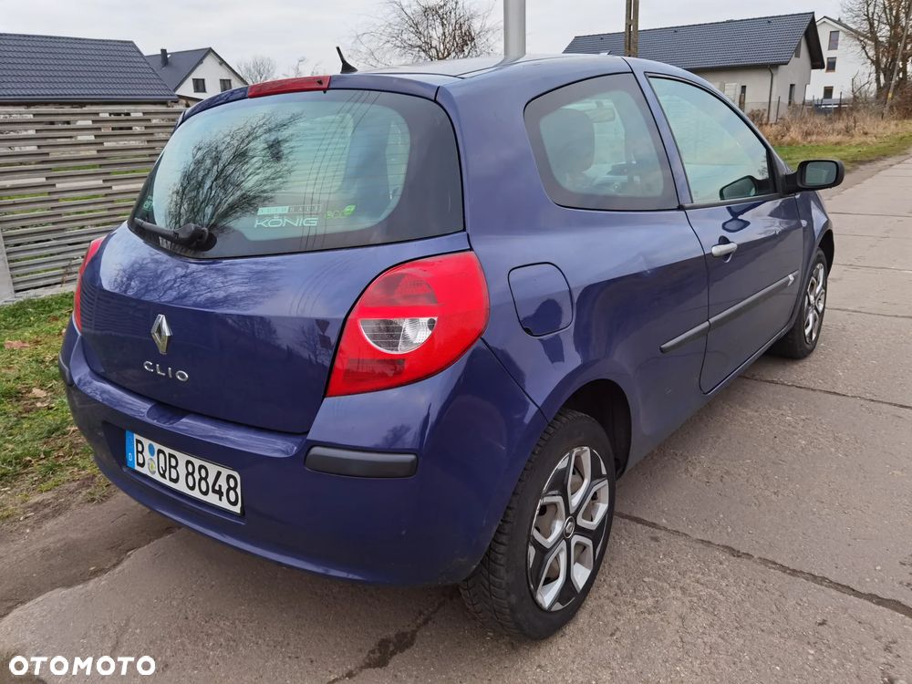 Renault Clio 1.2 16V 75 Expression - 4