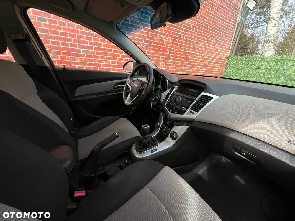 Chevrolet Cruze - 10