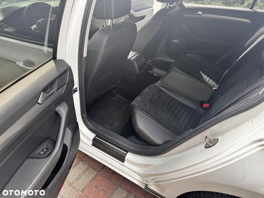 Volkswagen Passat 2.0 TDI EVO Elegance DSG - 16