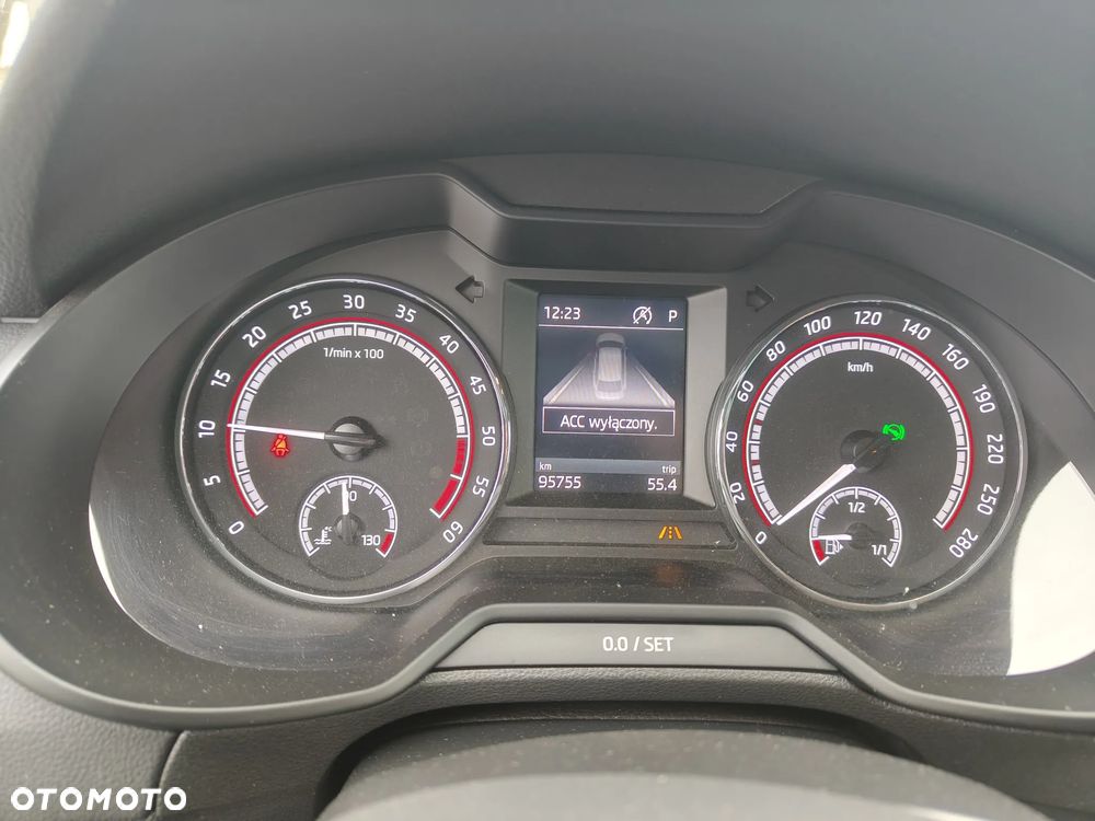 Skoda Octavia 2.0 TDI DSG RS - 7