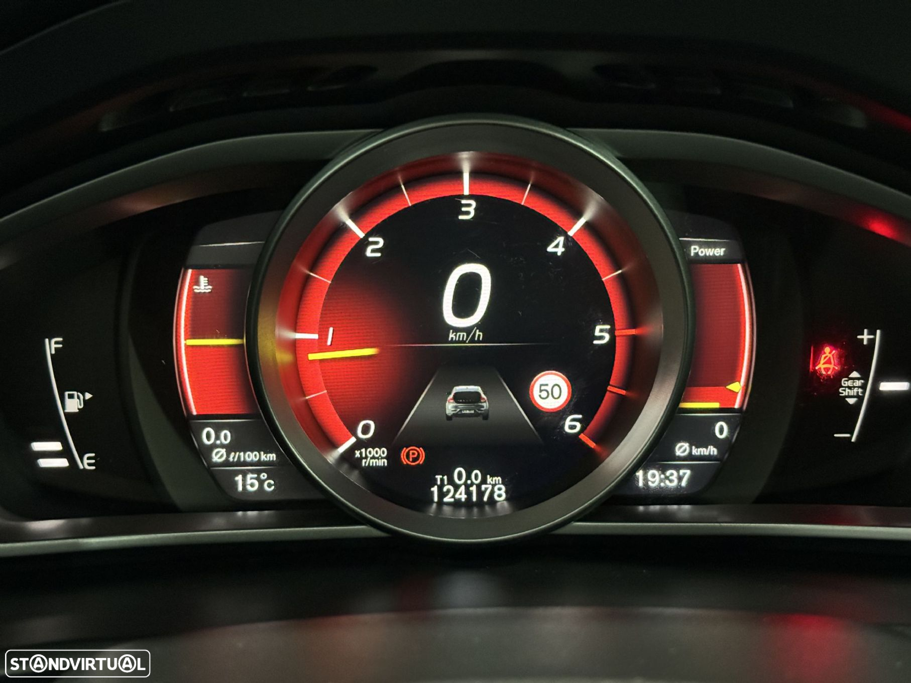 Volvo V40 2.0 D2 R-Design - 31