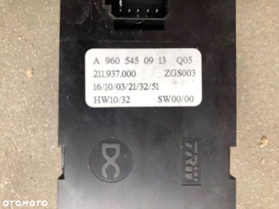 Przełącznik szyb Mercedes Actros MP4 A960.545.0913 strona prawa - 3