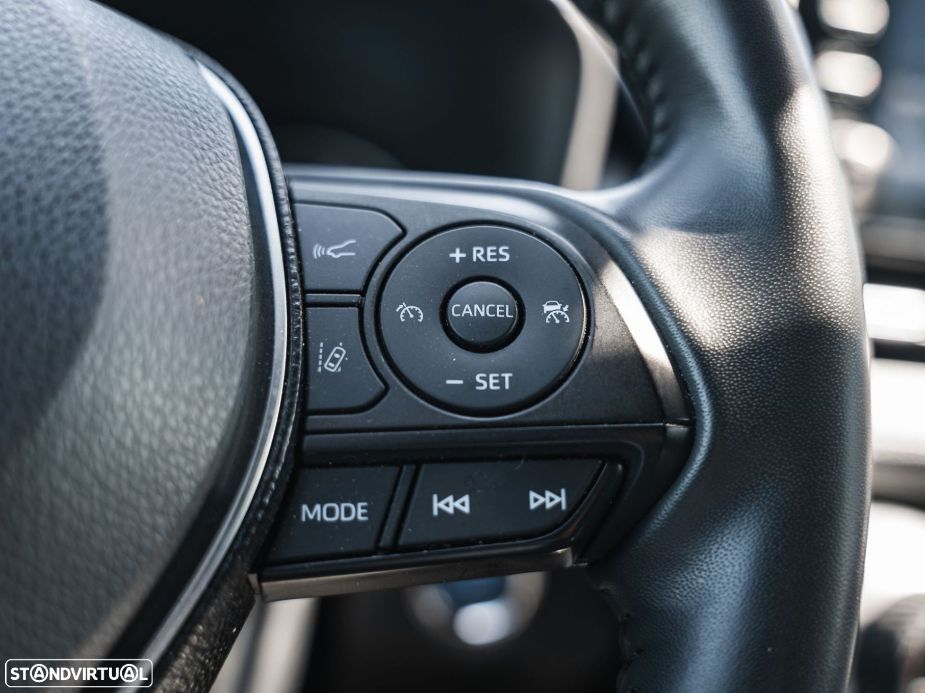 Toyota RAV4 2.5 HDF Square Collection - 24