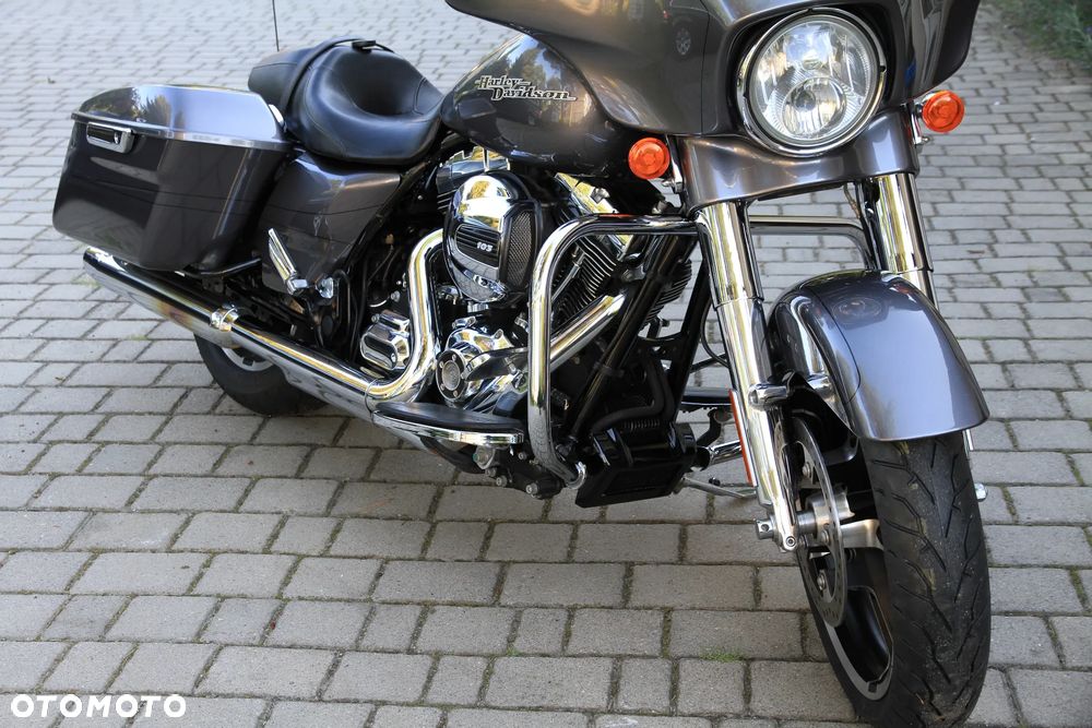 Harley-Davidson Touring Street Glide - 25