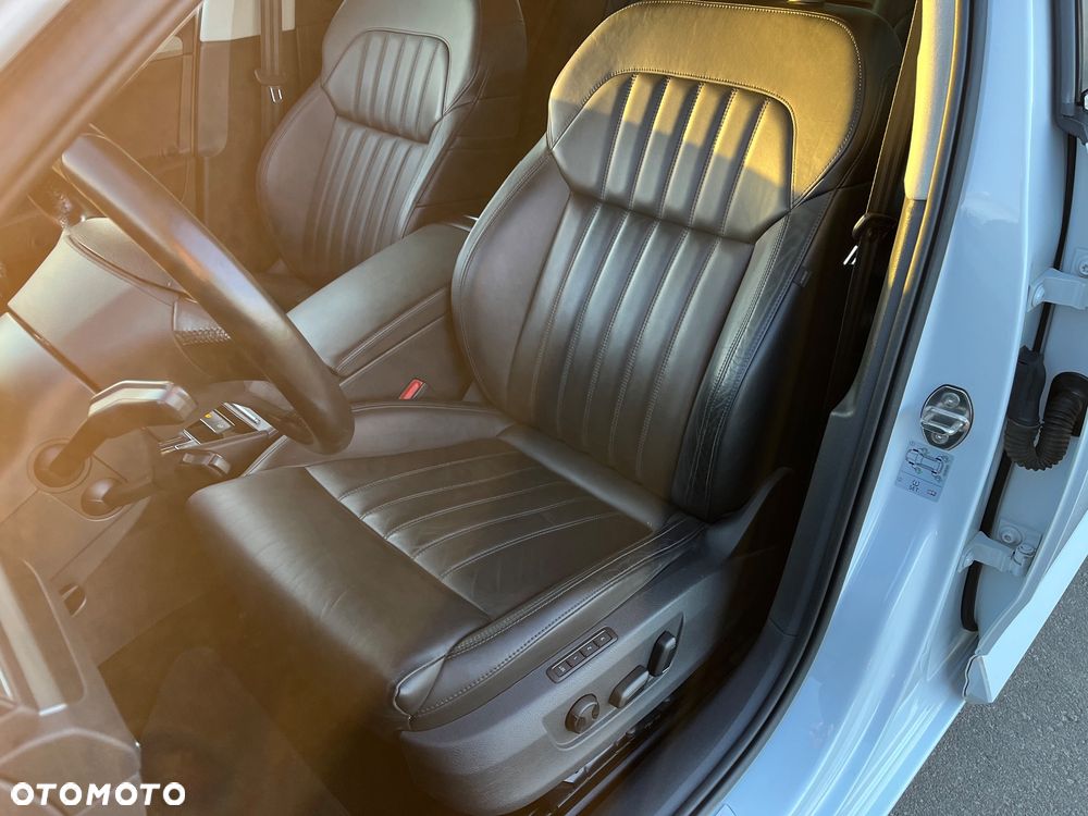 Skoda Superb 2.0 TDI Premium Edition - 24