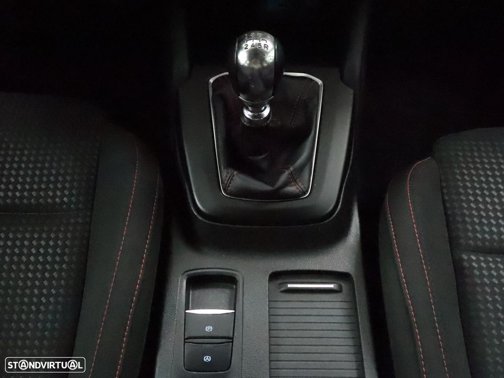 Ford Focus SW 1.0 EcoBoost MHEV ST-Line X - 26