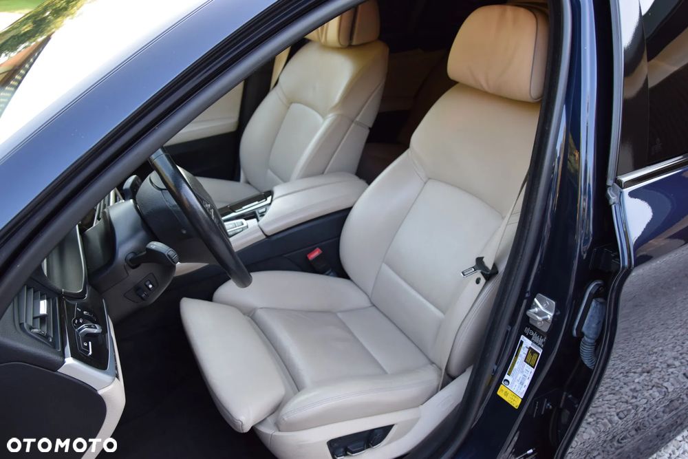 BMW Seria 5 535i Sport-Aut - 21