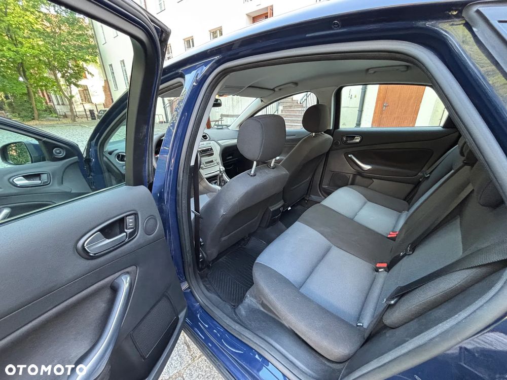 Ford Mondeo - 9