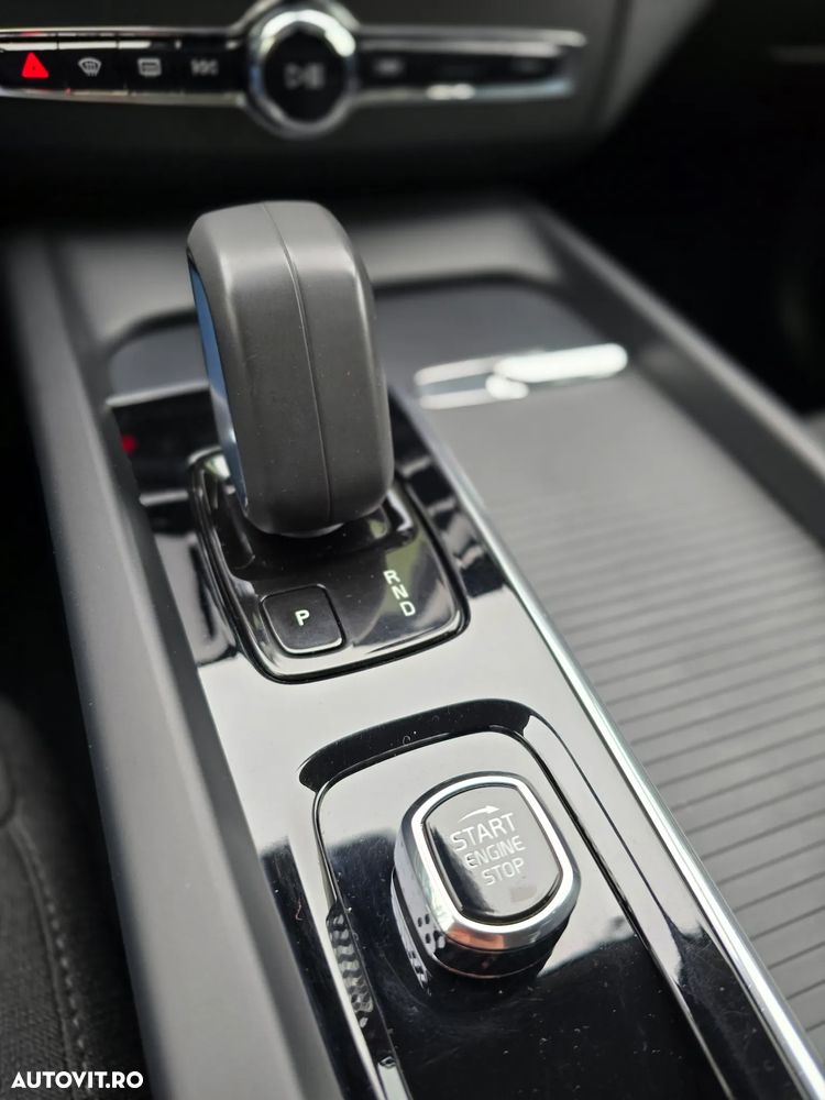 Volvo XC 60 B4 D AWD Core - 22