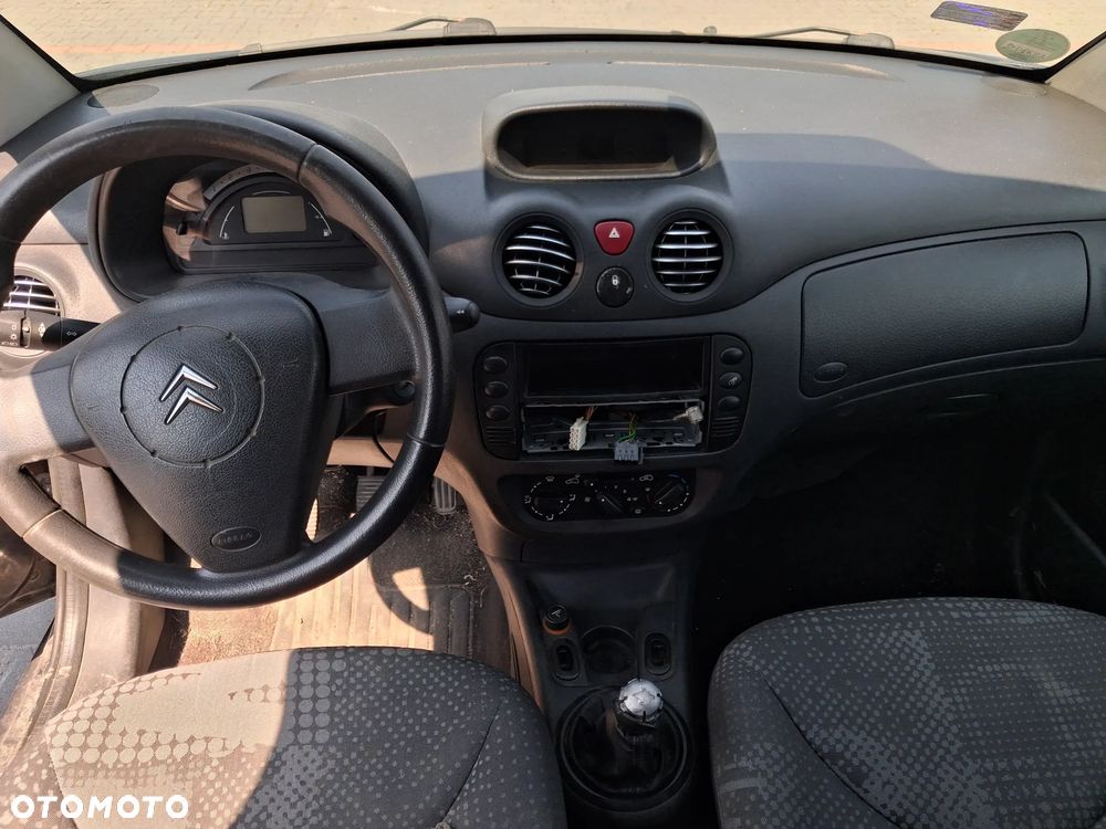 Citroen C2 silnik 1.1 60KM HFX skrzynia biegów sprzęgło drzwi klapa błotnik zderzak błotnik maska lusterko lakier EXYB czarny lewarek wybierak stacyjka sterownik moduł wiązka zbiorniczek alternator rozrusznik maglownica przepływomierz wąż przewód obudowa osłona atrapa podszybie mechanizm silniczek głośnik radio konsola wyświetlacz zegary moduł komfortu szyba mcperson amortyzator sprężyna sanki wahacz tłumik wydech kolektor zacisk hamulcowy pompa pompka ABS półoś podsufitka przysłonka lampa fotele panel sterowania klimatyzacji wykładzina kierownica manetki zwijak Air bag schowek konsola zamek klamka wspomaganie boczek pas przedni chłodnica NA CZĘŚCI wszystkie części - 7