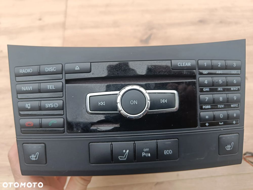 MERCEDES W207 W212 RADIO COMAND NAVI A2129008716 - 1
