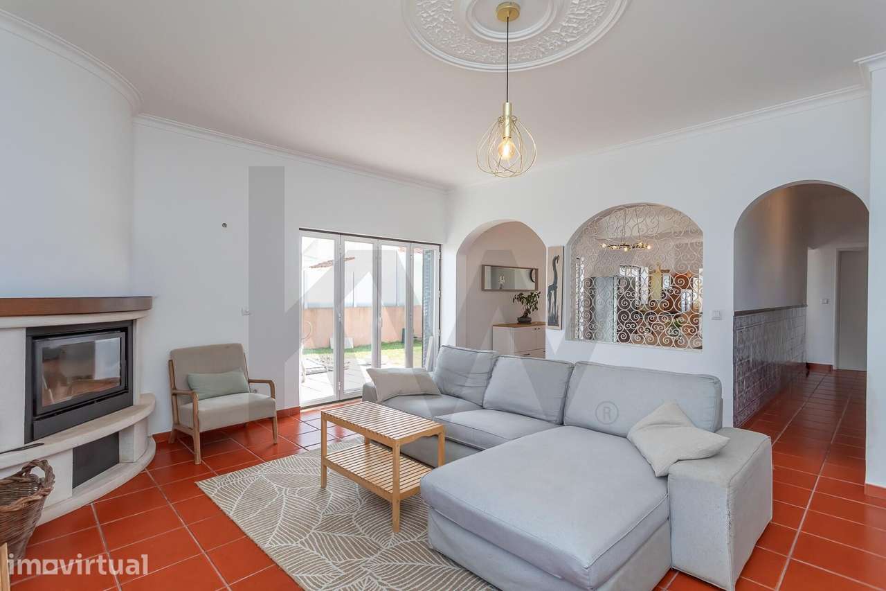 Moradia Renovada de Charme com 4 Quartos e Vista Panorâmica para Lisbo - Grande imagem: 2/60
