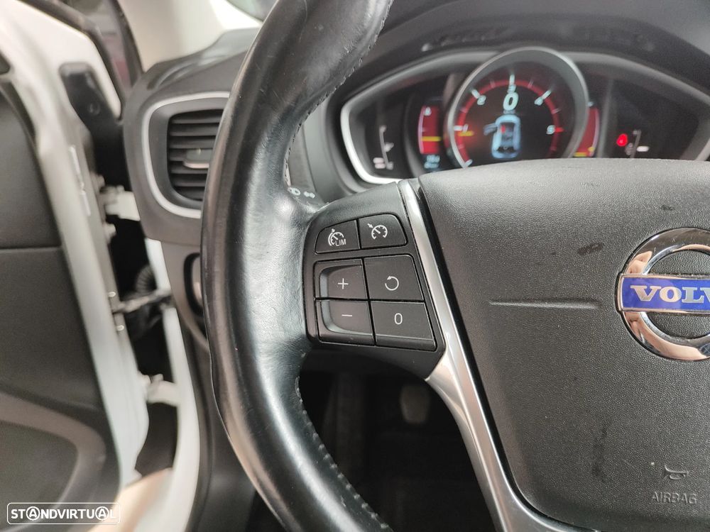 Volvo V40 D2 Momentum - 29