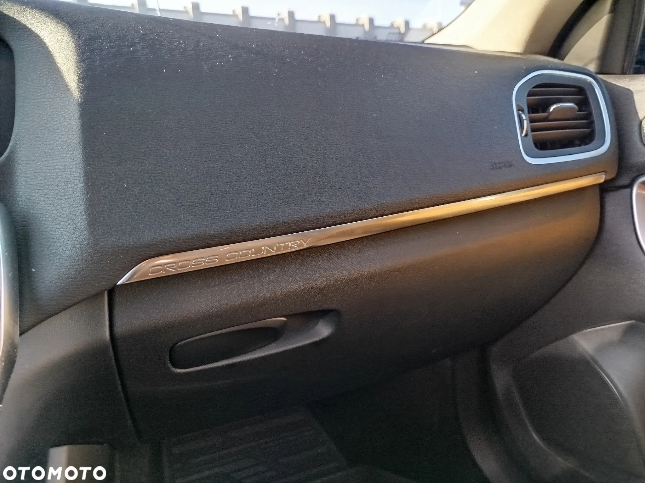 Volvo V40 Cross Country D2 Drive-E Momentum - 28