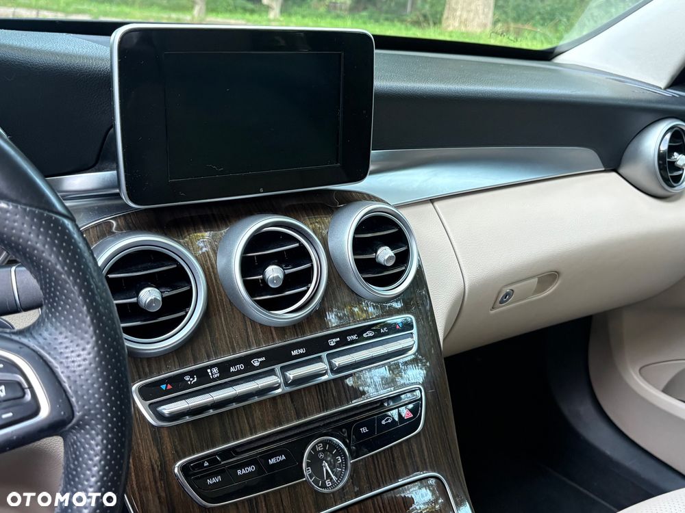 Mercedes-Benz Klasa C 300 7G-TRONIC - 23