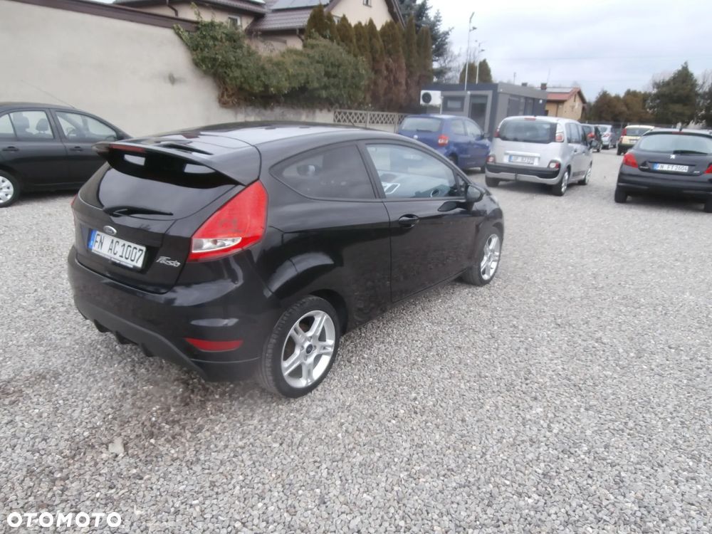 Ford Fiesta 1.6 Sport - 11
