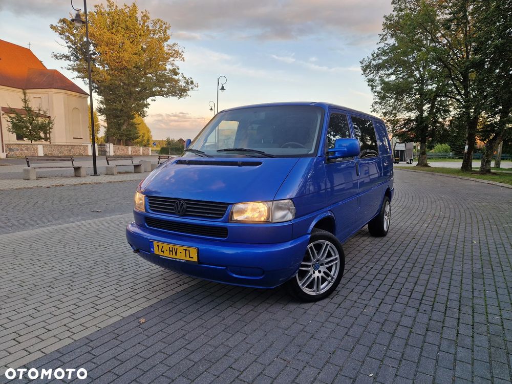 Volkswagen Transporter - 1