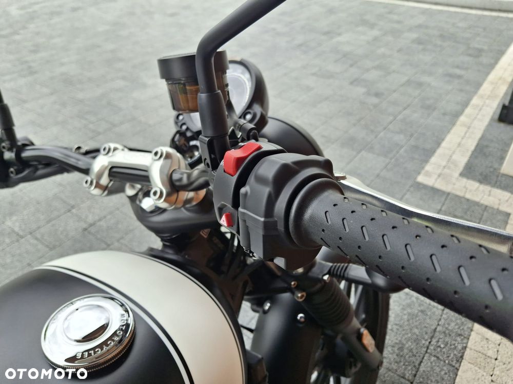 Triumph Speed Twin - 19