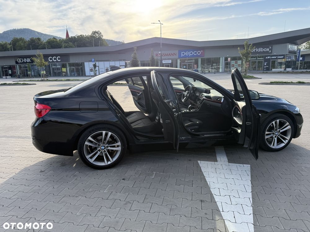 BMW Seria 3 330i xDrive Sport Line Sport - 11
