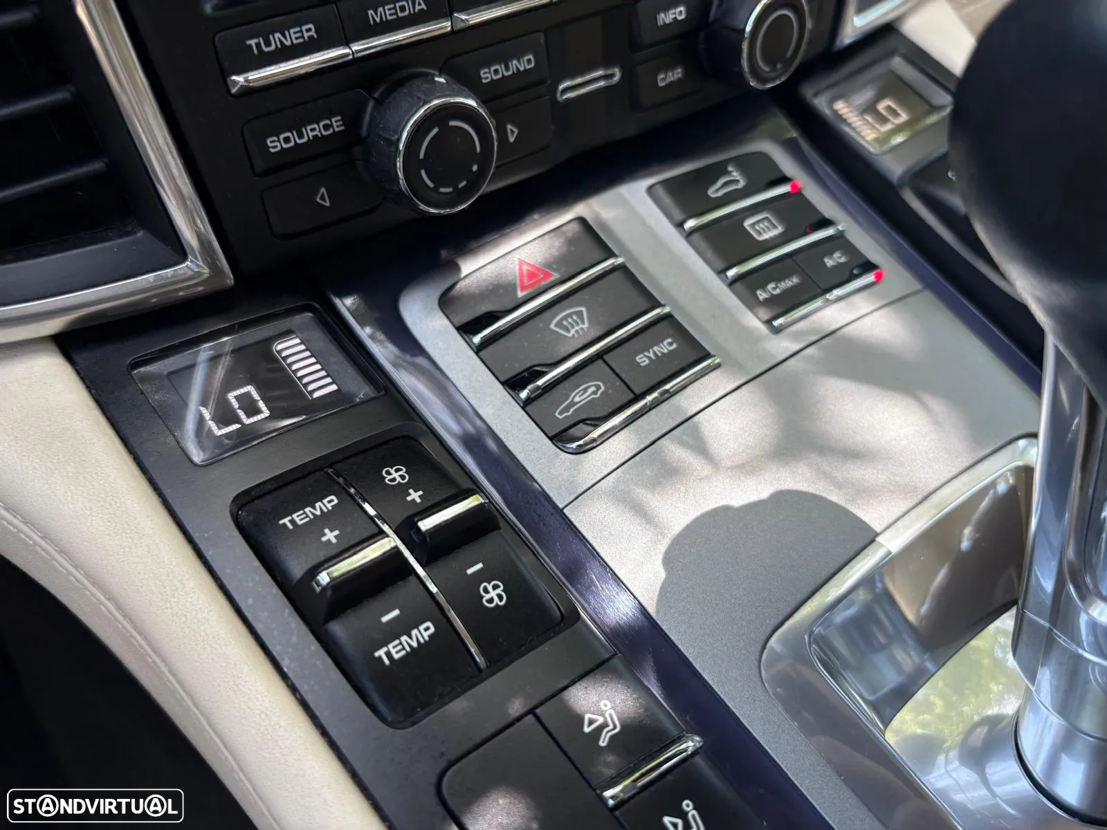 Porsche Panamera 4 E-Hybrid - 34