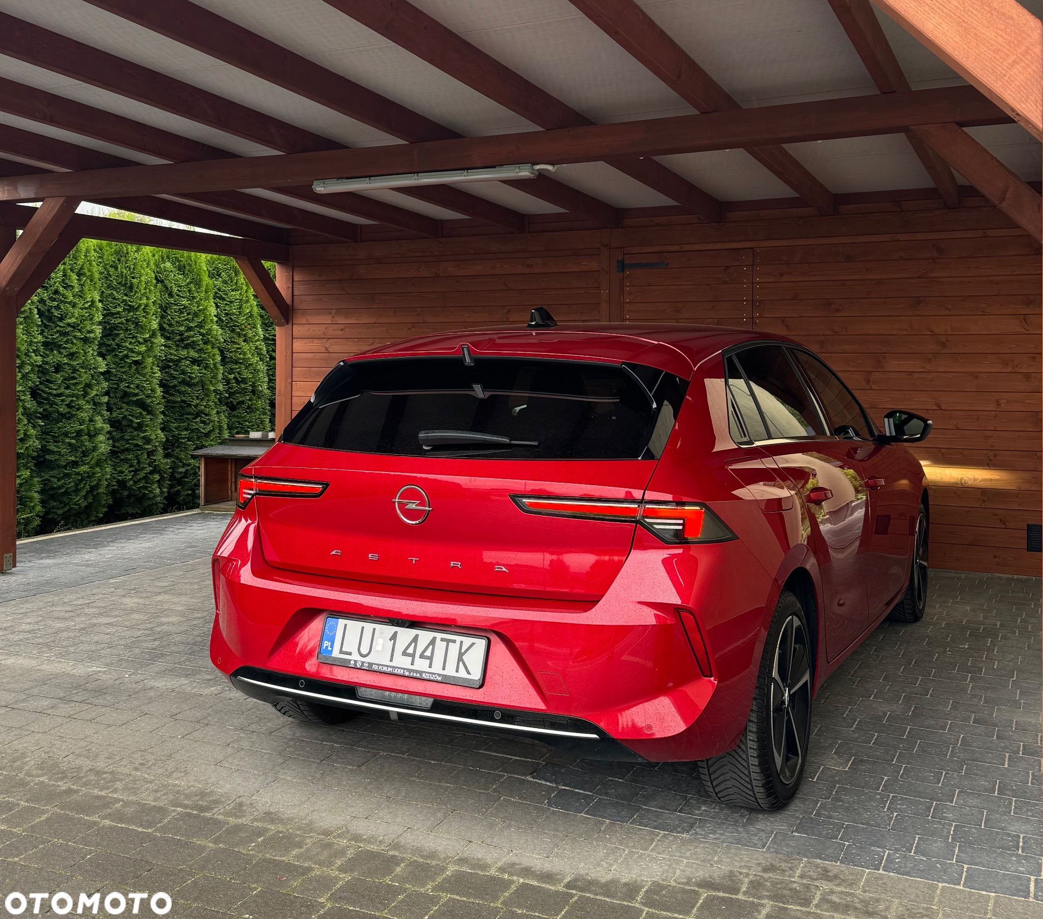 Opel Astra V 1.2 T Elegance S&S - 6