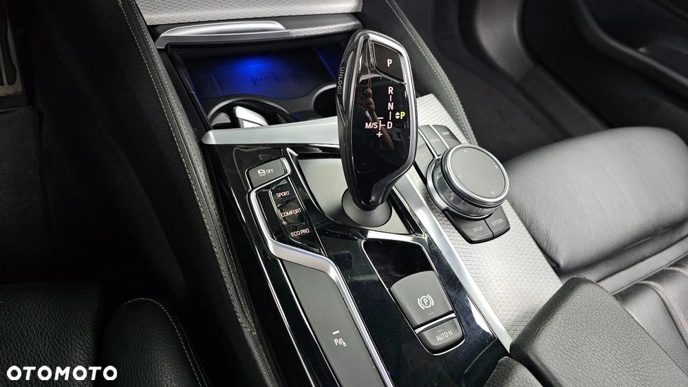 BMW Seria 5 530i xDrive M Sport Edition - 8