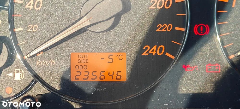 Toyota Avensis 2.0 D-4D Combi - 39