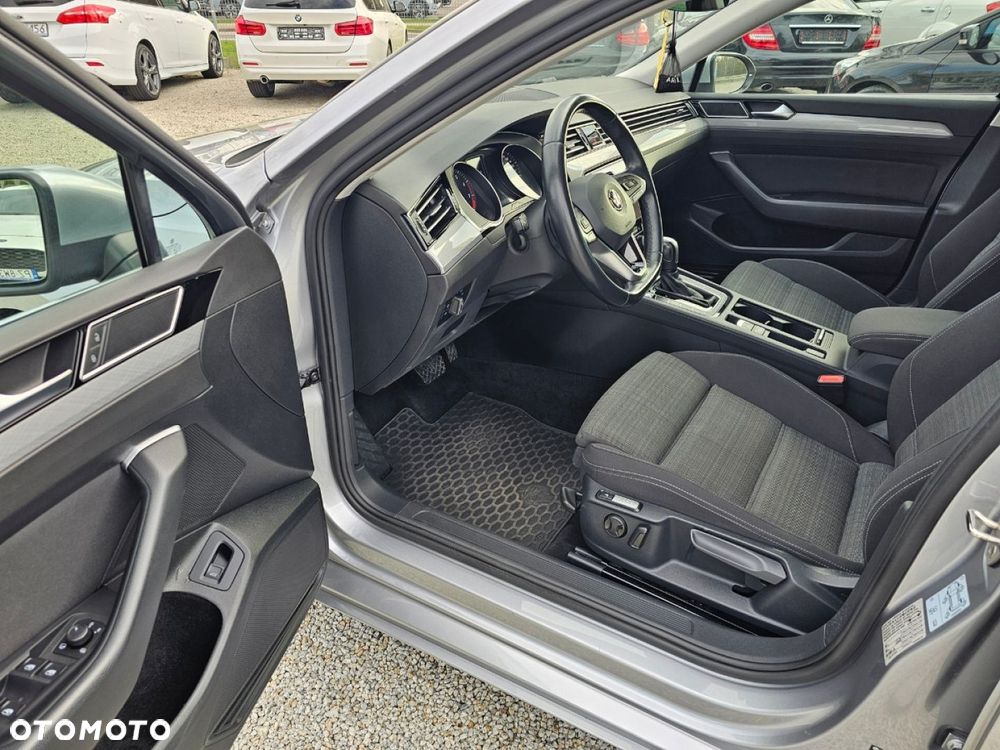 Volkswagen Passat - 34