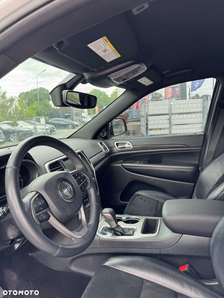 Jeep Grand Cherokee - 17