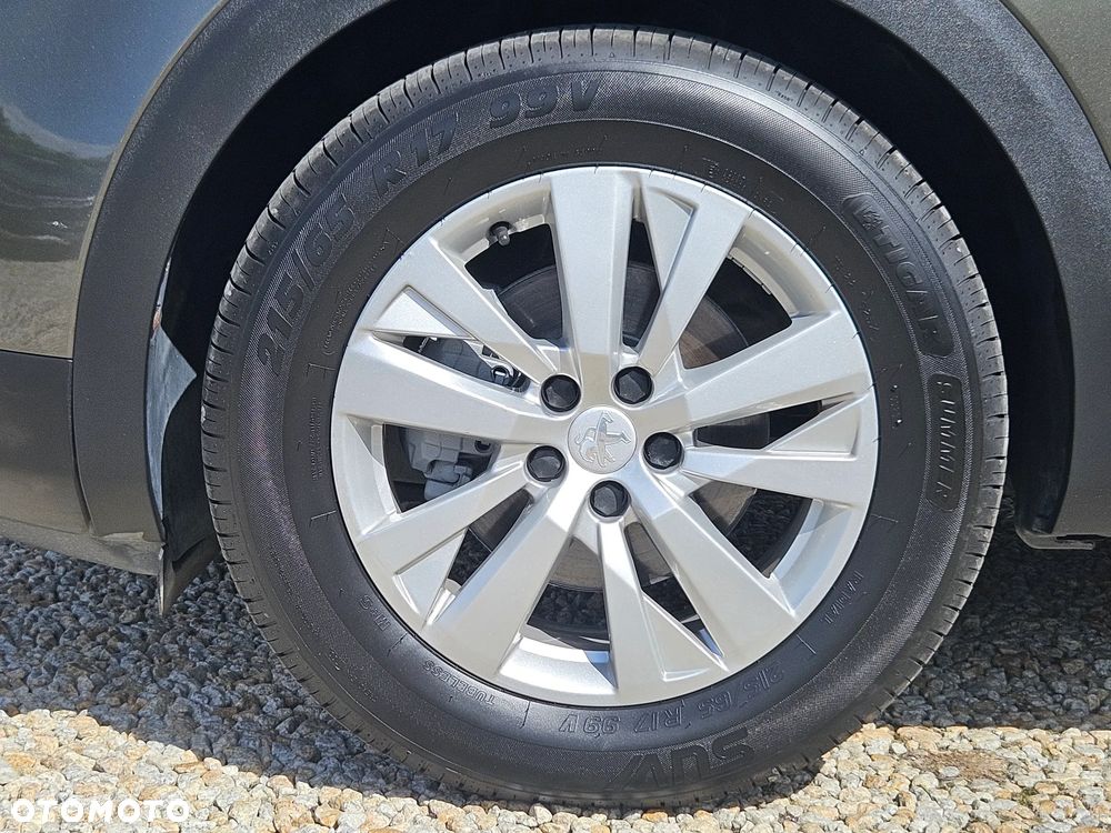 Peugeot 3008 1.5 BlueHDi Road Trip S&S EAT8 - 37